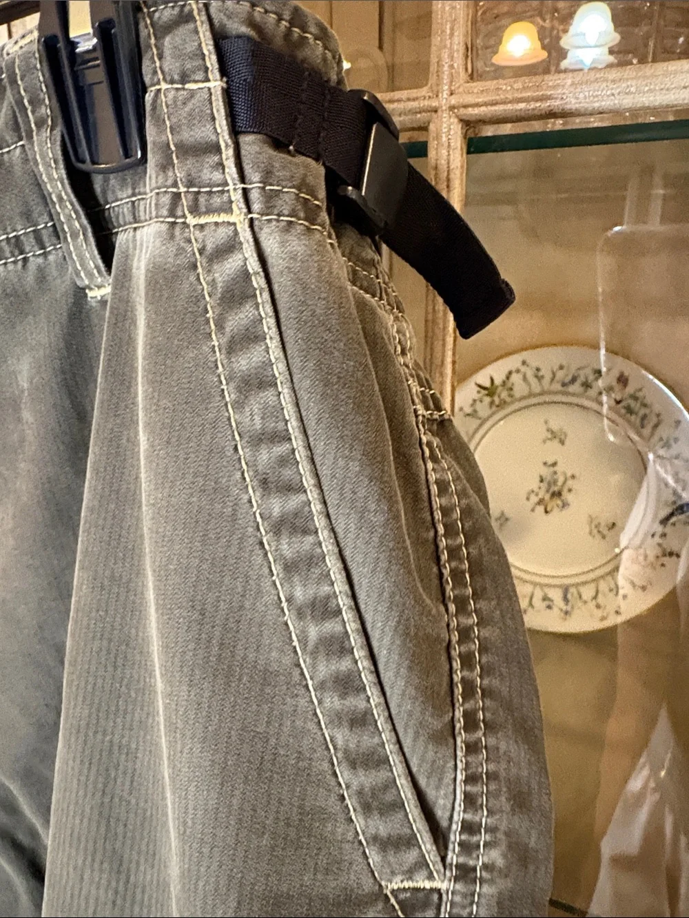Kühl Brand Cargo Shorts in Olive Green